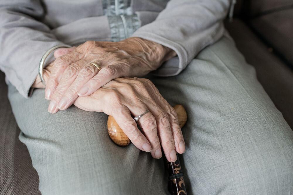 Gezocht - burenhulp: wandelbuddy van en naar de kinesist